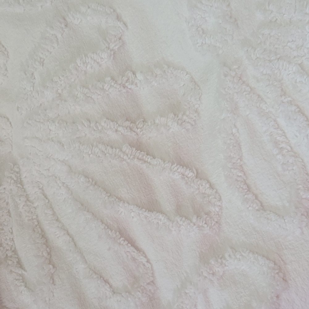 Pioneer Women King Size Duvet and shams-white